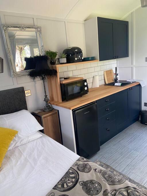 Beautiful Shepherd'S Hut Newmarket  Buitenkant foto